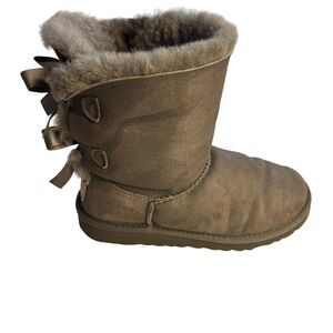 UGG Bailey Bow II Kid’s Boots Gray Girls US Size 4 Shearling 2 Bows